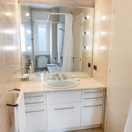Tra Via Brera E Via Spiga, Deluxe Appartement