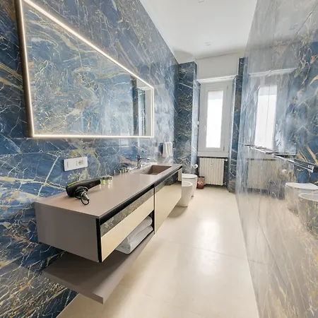 Tra Via Brera E Via Spiga, Deluxe Apartment
