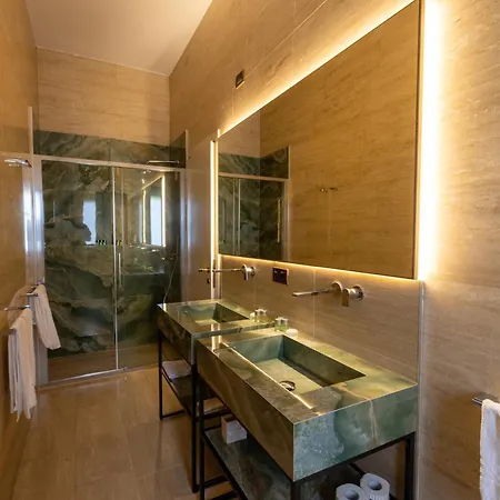 Tra Via Brera E Via Spiga, Deluxe Milano